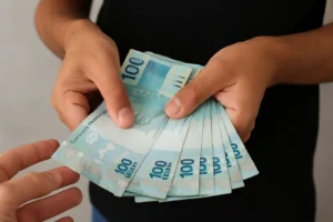 Bancos precisam avisar sobre débito automáticos interbancários - Imagem: Reprodução.