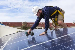 Painel solar sem desconto na conta de luz - Imagem: Reprodução.